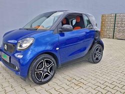 Schwarz / blau Gebraucht 2016 Smart ForTwo Coupé Passion Kleinwagen | 12.290 € (Fairer Preis)