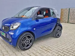 Schwarz / blau Gebraucht 2016 Smart ForTwo Coupé Passion Kleinwagen | 12.890 € (Etwas zu teuer)