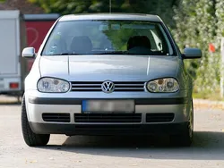 Silber Gebraucht 2001 VW Golf IV Kleinwagen | 800 € (Superpreis)