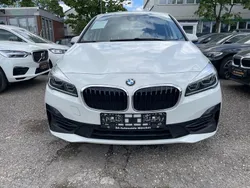 Weiß Gebraucht 2020 BMW 218 Gran Tourer Sport Line Van / Kleinbus | 17.950 € (Fairer Preis)