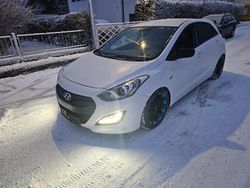 Weiß Gebraucht 2013 Hyundai i30 Edition Limousine | 4.800 € (Fairer Preis)