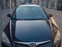 Schwarz Gebraucht 2010 Hyundai i30 Limousine | 3.300 € (Etwas zu teuer)