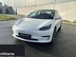 Weiß Gebraucht 2022 Tesla Model 3 Standard Range Limousine | 27.000 € (Fairer Preis)
