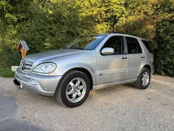 Silber Gebraucht 2002 Mercedes ML500 Exclusive SUV | 13.900 €