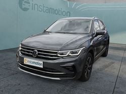 Grau Gebraucht 2022 VW Tiguan Elegance SUV | 30.440 € (Fairer Preis)