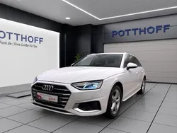 Weiss Gebraucht 2023 Audi A4 Advanced Kombi | 29.750 € (Guter Preis)