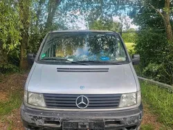 Silber Gebraucht 2003 Mercedes Vito Van / Kleinbus | 1.900 €