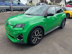 Pop green mit black pearl Neu 2025 Renault R5 Komfort Kleinwagen | 32.870 € (Fairer Preis)