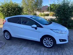 Weiß Gebraucht 2015 Ford Fiesta SYNC Edition Kleinwagen | 3.999 € (Guter Preis)