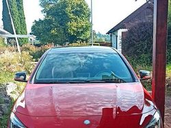 Rot Gebraucht 2015 Mercedes CLA200 Shooting Brake AMG line Kombi | 13.700 € (Guter Preis)