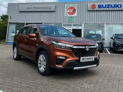 Braun Neu 2025 Suzuki SX4 S-Cross SUV | 27.640 € (Etwas zu teuer)