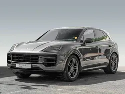 Grau Gebraucht 2024 Porsche Cayenne SUV | 104.900 €