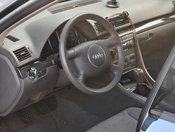 Silber Gebraucht 2002 Audi A4 Premium Limousine | 2.680 €