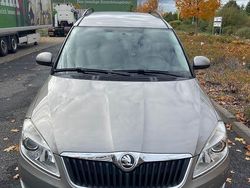 Grau Gebraucht 2010 Skoda Roomster Active Van / Kleinbus | 3.500 € (Fairer Preis)