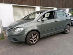 Grün Gebraucht 2005 VW Golf IV Kleinwagen | 3.000 € (Etwas zu teuer)