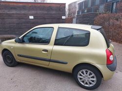 Gold Gebraucht 2003 Renault Clio II Limousine | 1.150 € (Guter Preis)