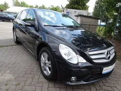 Schwarz Gebraucht 2009 Mercedes R280 Van / Kleinbus | 8.990 € (Fairer Preis)