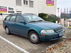Blau Gebraucht 2001 Volvo V40 Kombi | 1.350 € (Fairer Preis)