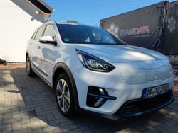 Weiß Gebraucht 2022 Kia e-Niro Spirit SUV | 22.900 € (Guter Preis)