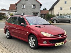 Rot Gebraucht 2003 Peugeot 206 Kombi | 1.999 € (Teuer)