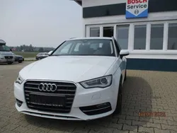 Gletscherweiss Gebraucht 2016 Audi A3 Ambition Kleinwagen | 15.500 € (Fairer Preis)