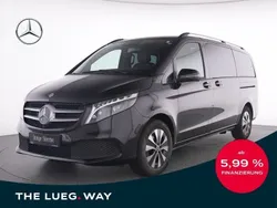 Schwarz obsidianschwarz metall Gebraucht 2024 Mercedes V300 Van / Kleinbus | 70.885 € (Fairer Preis)