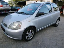 Silber Gebraucht 2001 Toyota Yaris Kleinwagen | 1.100 € (Fairer Preis)