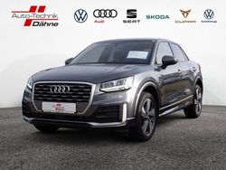 Grau Gebraucht 2017 Audi Q2 Sport SUV | 17.480 € (Etwas zu teuer)