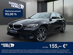 Schwarz / saphirschwarz (metallic) Gebraucht 2022 BMW 330e Sport Line Kombi | 26.750 € (Superpreis)
