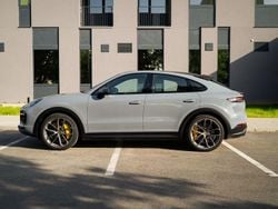 Grau Gebraucht 2022 Porsche Cayenne Turbo GT SUV | 123.000 €