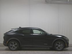 Schwarz Gebraucht 2022 Ford Mustang Mach-E Standard Range SUV | 21.780 € (Fairer Preis)