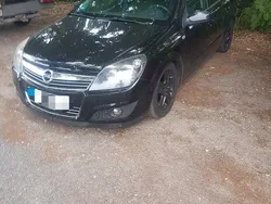 Schwarz Gebraucht 2009 Opel Astra Selection Kombi | 1.300 € (Guter Preis)