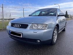 Blau Gebraucht 2001 Audi A3 Ambiente Limousine | 900 € (Superpreis)