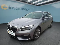 Grau Gebraucht 2024 BMW 120 Advantage Kleinwagen | 27.699 € (Fairer Preis)