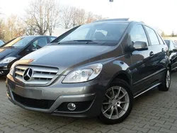 Grau Gebraucht 2011 Mercedes B180 Van / Kleinbus | 8.990 € (Fairer Preis)