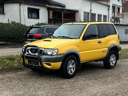 Gelb Gebraucht 2001 Nissan Terrano SUV | 3.299 €