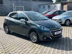 Grau Gebraucht 2017 Peugeot 208 Kleinwagen | 6.400 € (Guter Preis)