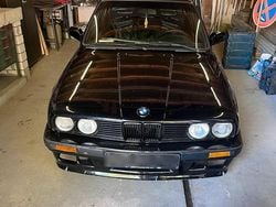 Schwarz Gebraucht 1988 BMW 318 Coupé | 6.750 €