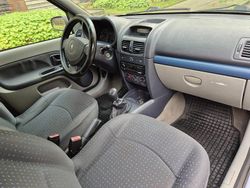 Blau Gebraucht 2004 Renault Clio II Kleinwagen | 1.500 €
