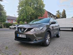 Braun Gebraucht 2015 Nissan Qashqai SUV | 7.900 € (Fairer Preis)