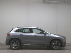 Grau Gebraucht 2020 Mercedes GLA200 AMG line SUV | 23.890 €