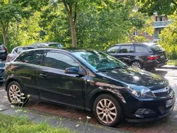 Schwarz Gebraucht 2010 Opel Astra GTC Coupé | 1.500 € (Guter Preis)