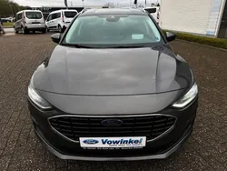 Grau Gebraucht 2023 Ford Focus Titanium X Kombi | 28.165 € (Teuer)