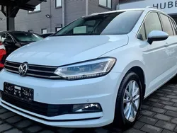 Weiß Gebraucht 2016 VW Touran Highline Van / Kleinbus | 12.480 € (Fairer Preis)