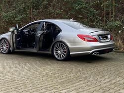Silber Gebraucht 2011 Mercedes R63 AMG Van / Kleinbus | 24.900 €