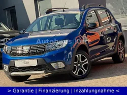 Blau Gebraucht 2020 Dacia Sandero Celebration Kleinwagen | 11.990 € (Guter Preis)