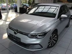Reflexsilber metallic Gebraucht 2021 VW Golf VIII Style Limousine | 21.790 € (Guter Preis)
