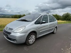 Grau Gebraucht 2005 Citroën Xsara Picasso Exclusive Van / Kleinbus | 1.599 € (Guter Preis)