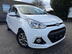 Weiß Gebraucht 2015 Hyundai i10 YES! Kleinwagen | 6.990 € (Guter Preis)