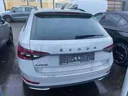 Grau Gebraucht 2020 Skoda Superb SportLine Kombi | 34.500 € (Teuer)